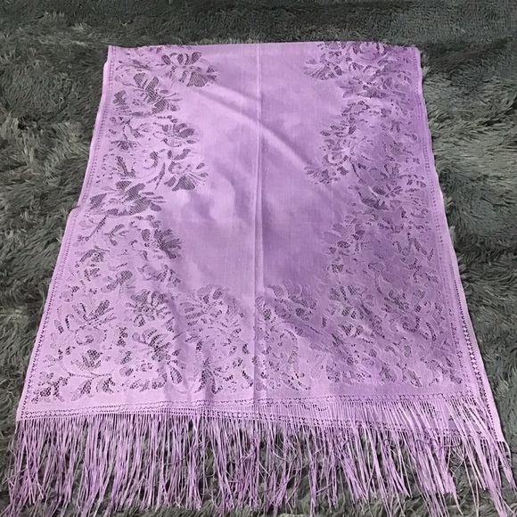 Gorgeous Lavender scarf/shawl/wrap - Picture 2 of 6